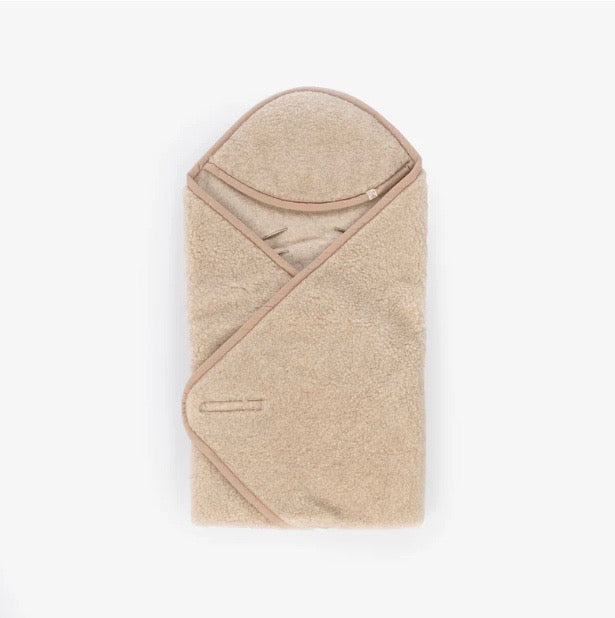 Wikkeldeken met maxi-cosi openingen - Kico label