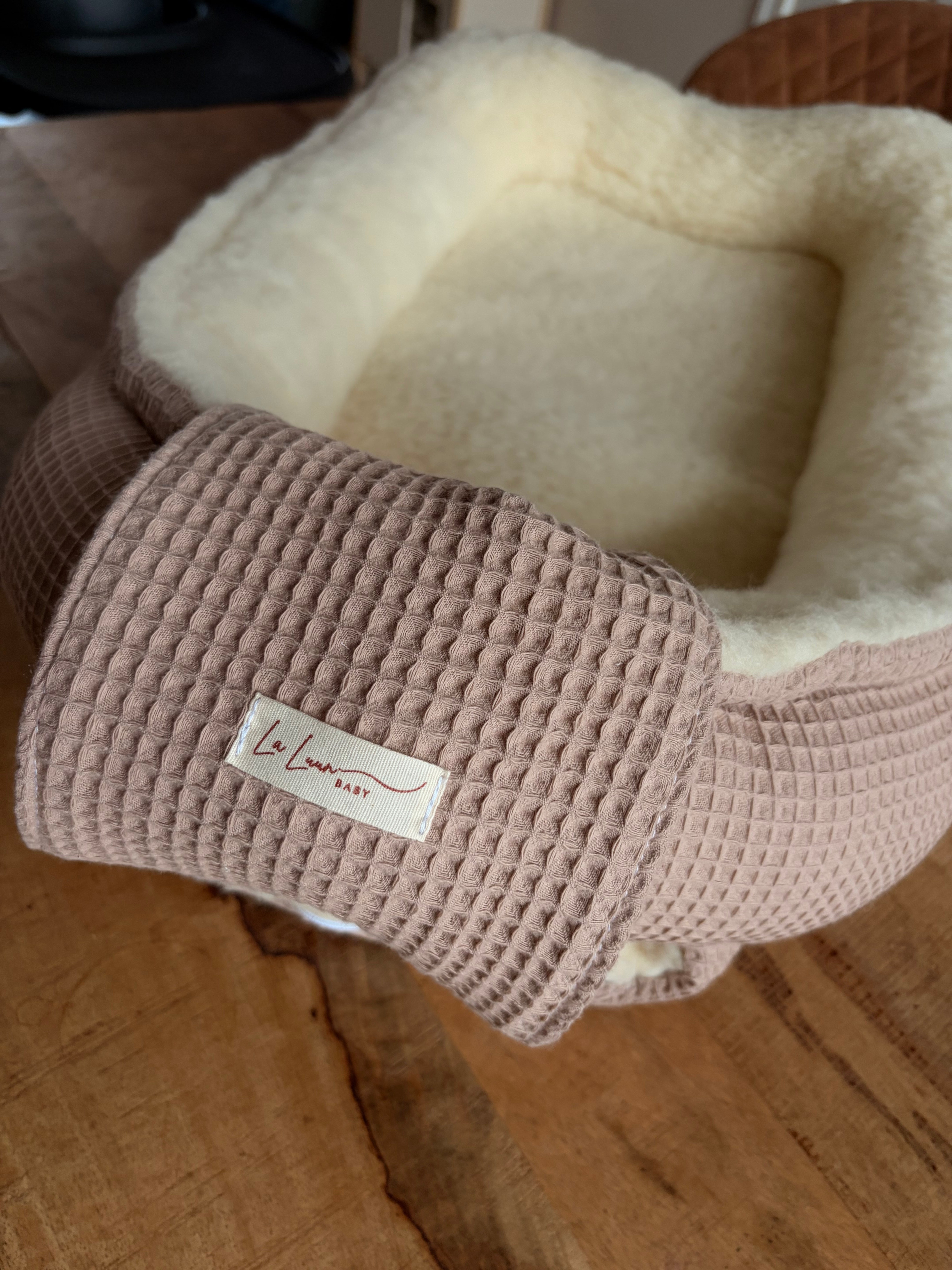 Babynestje binnenzijde 100% merinowol - La Luun baby